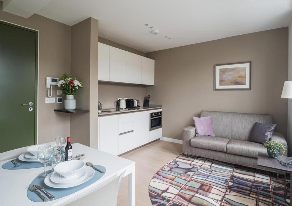 Wells Court By Aeria Apartments Londra Esterno foto
