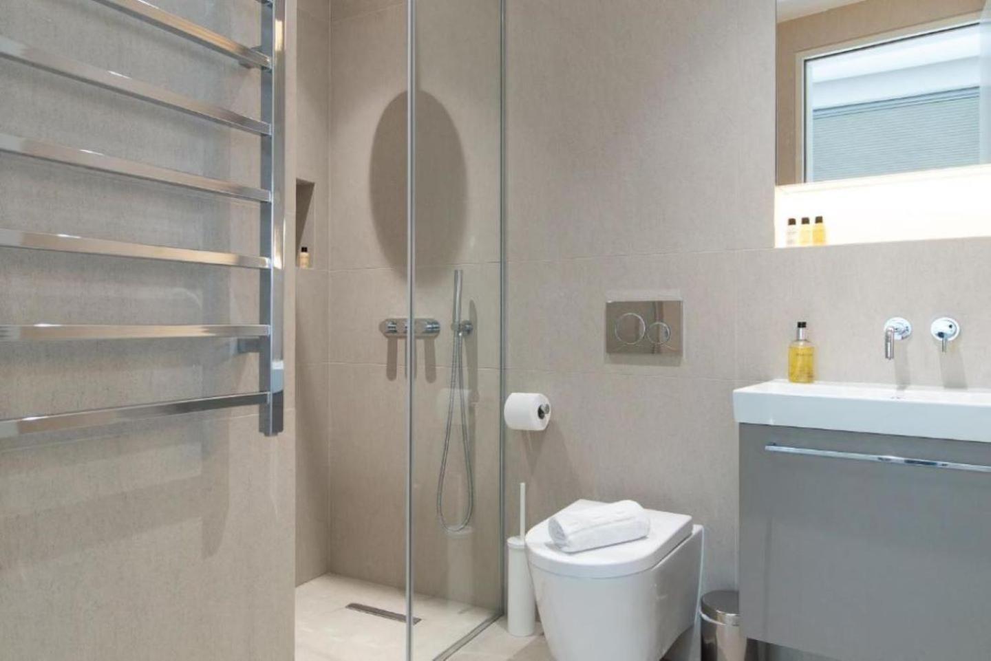 Wells Court By Aeria Apartments Londra Esterno foto